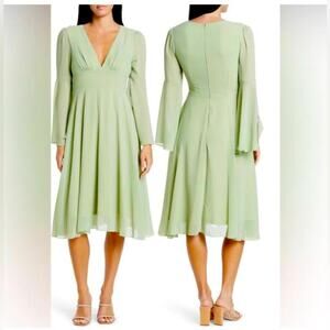 Area Stars Sage Maggie Bell Sleeve Midi Dress V Neck Bustline Pleat Size M. NWT